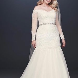 Plus Size Ivory Wedding Gown - Size 18